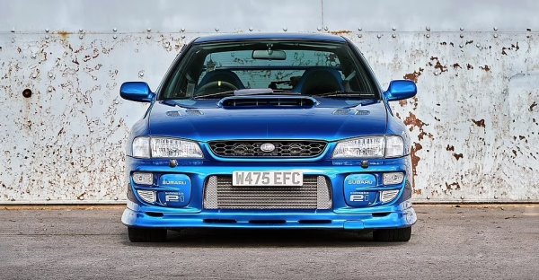 Средна цена днес: 30 000 до 87 000 евро

От класически крайцер до рали хулиган - всичко това е първото поколение Subaru Impreza. Цените му скачат постоянно. На всички варианти. Те включват флагмана 22B и Prodrive 1 или P1. 
Произведени са само 1000 бройки, всяка от които е закупена от известната компания за моторни спортове Prodrive. Това включва промени в дизайна от дизайнера на McLaren F1, Питър Стивънс, и подобрения на двигателя, за да произвежда 276 коня.

P1 беше наличен само в Sonic Blue, а ABS беше добавен за първи път.  Електрически регулируемите седалки Recaro носеха логото P1, което също украсяваше емблематичното задно крило. В сравнение с високите цени за 22B, тои P1 представлява страхотен начин да влезете в легендарен рали спортен седан.

Джон дава пример, че един автомобил в отлично състояние  е струвал около 48 000 евро през септември 2022 година. Сега гони над 60 000 Експертът по класически автомобили смята, че цените може да нараснат още повече. 
